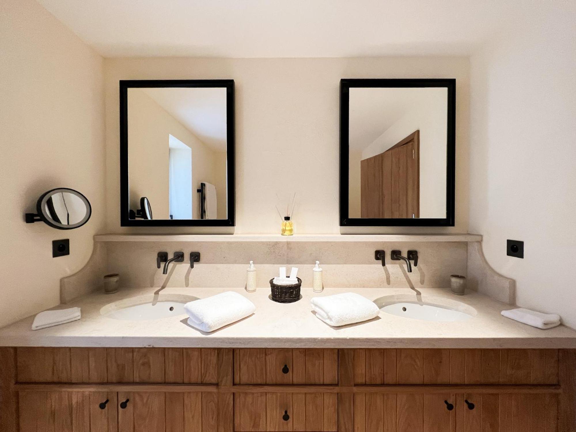 Hostellerie De Levernois Bagian luar foto