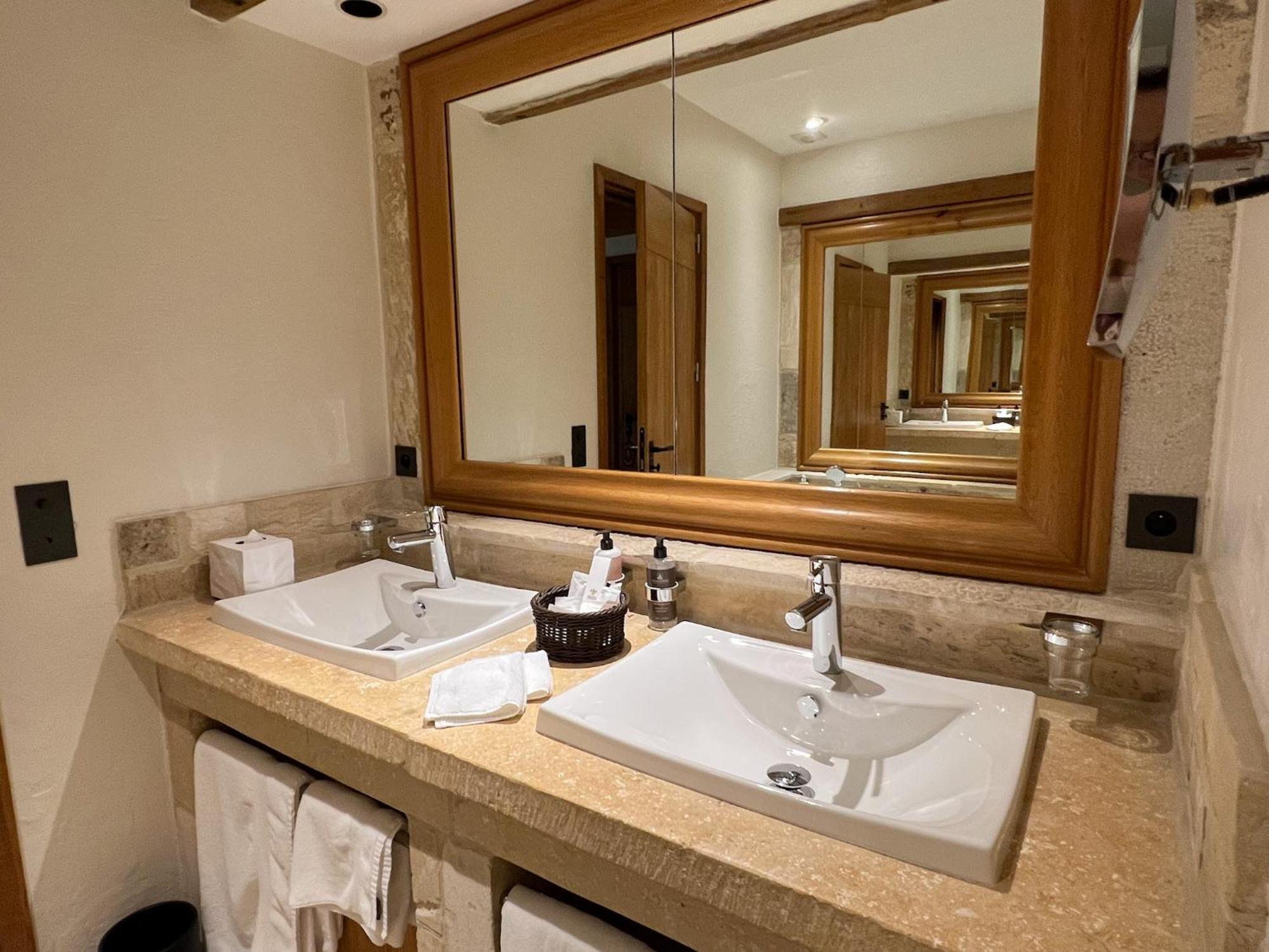 Hostellerie De Levernois Bagian luar foto